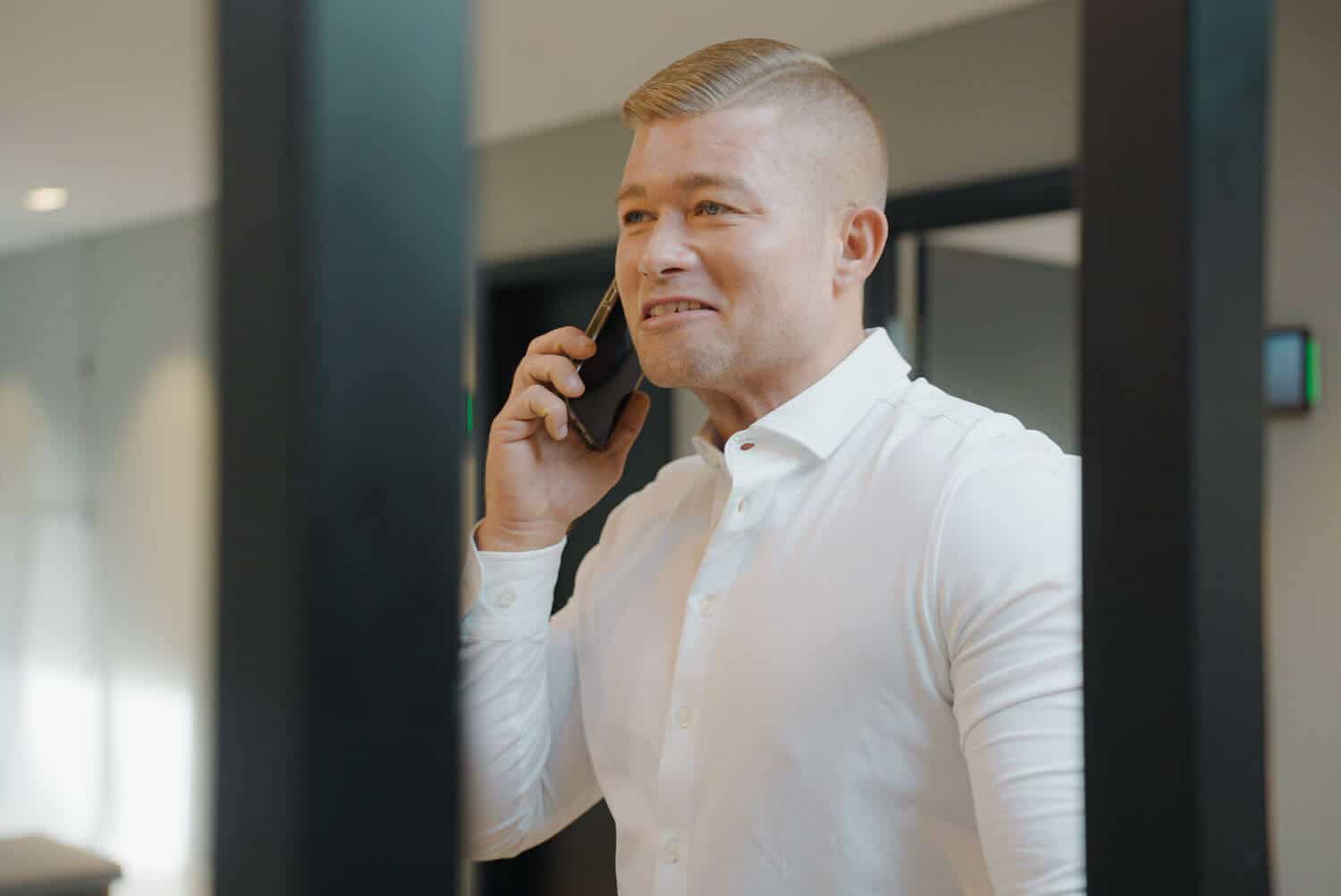 Marc Frandsen i telefonsamtale